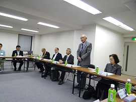 �������@���C