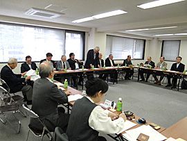 �������@���C