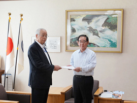 �v�]����1