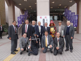 �S��������A���� ���Ɍ��P�H���̗l�q1